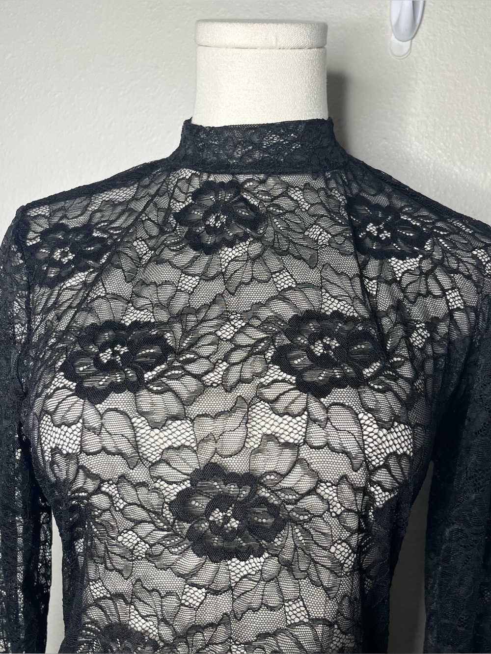 Reformation Black Sheer Floral Lace Bailey Knit Mock Neck Top Size Medium - Picture 4 of 9
